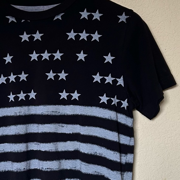 3/$20 Old navy black and gray American flag - Picture 8 of 9
